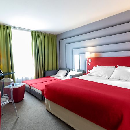 Hotel Ibis Styles Avignon Sud Esterno foto