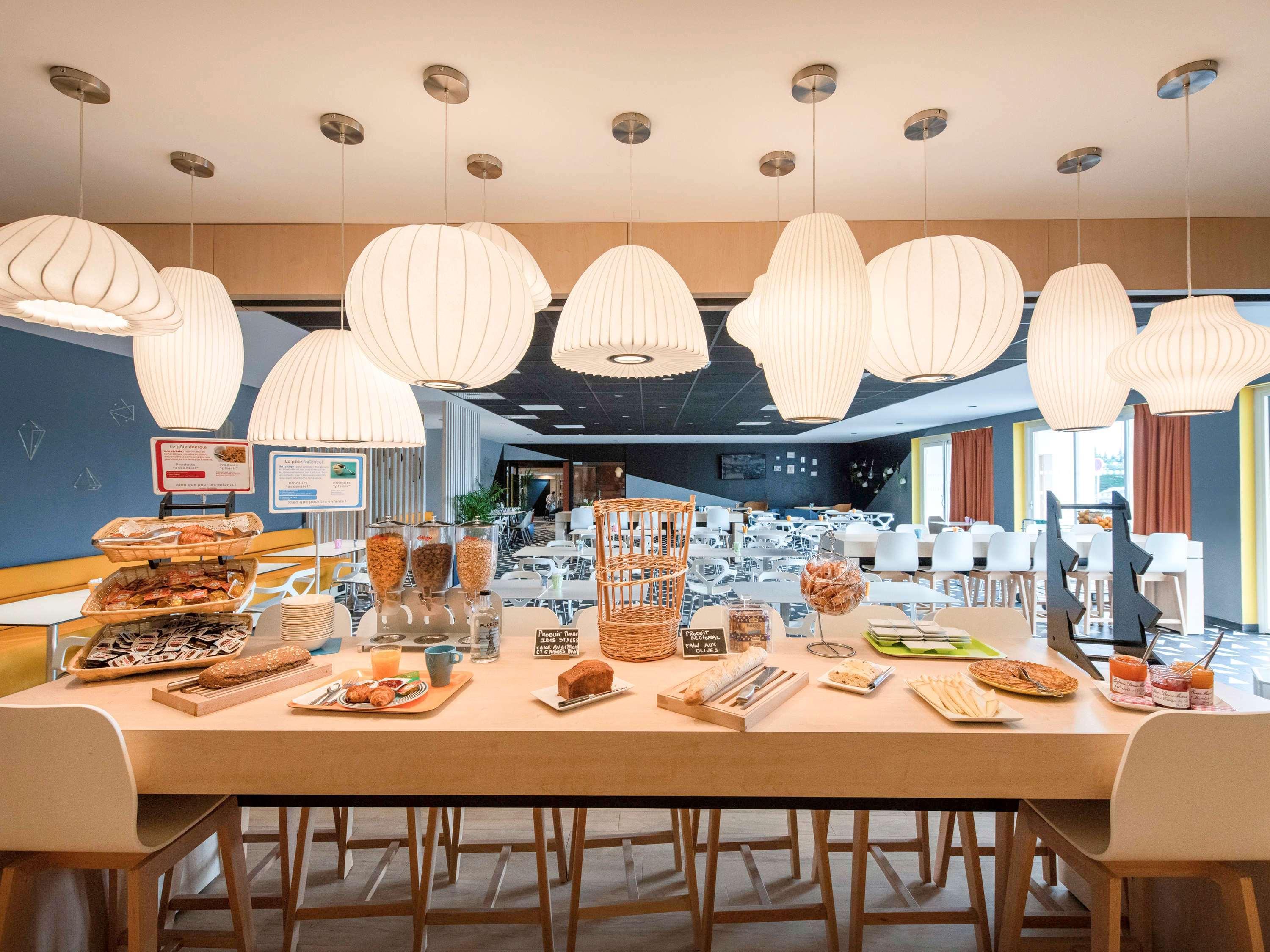 Hotel Ibis Styles Avignon Sud Esterno foto