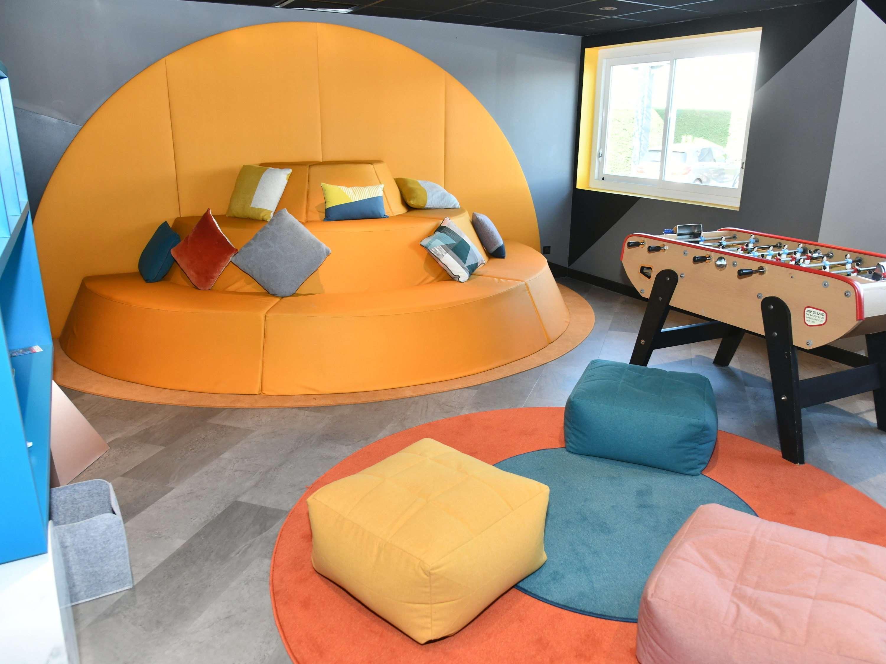 Hotel Ibis Styles Avignon Sud Esterno foto