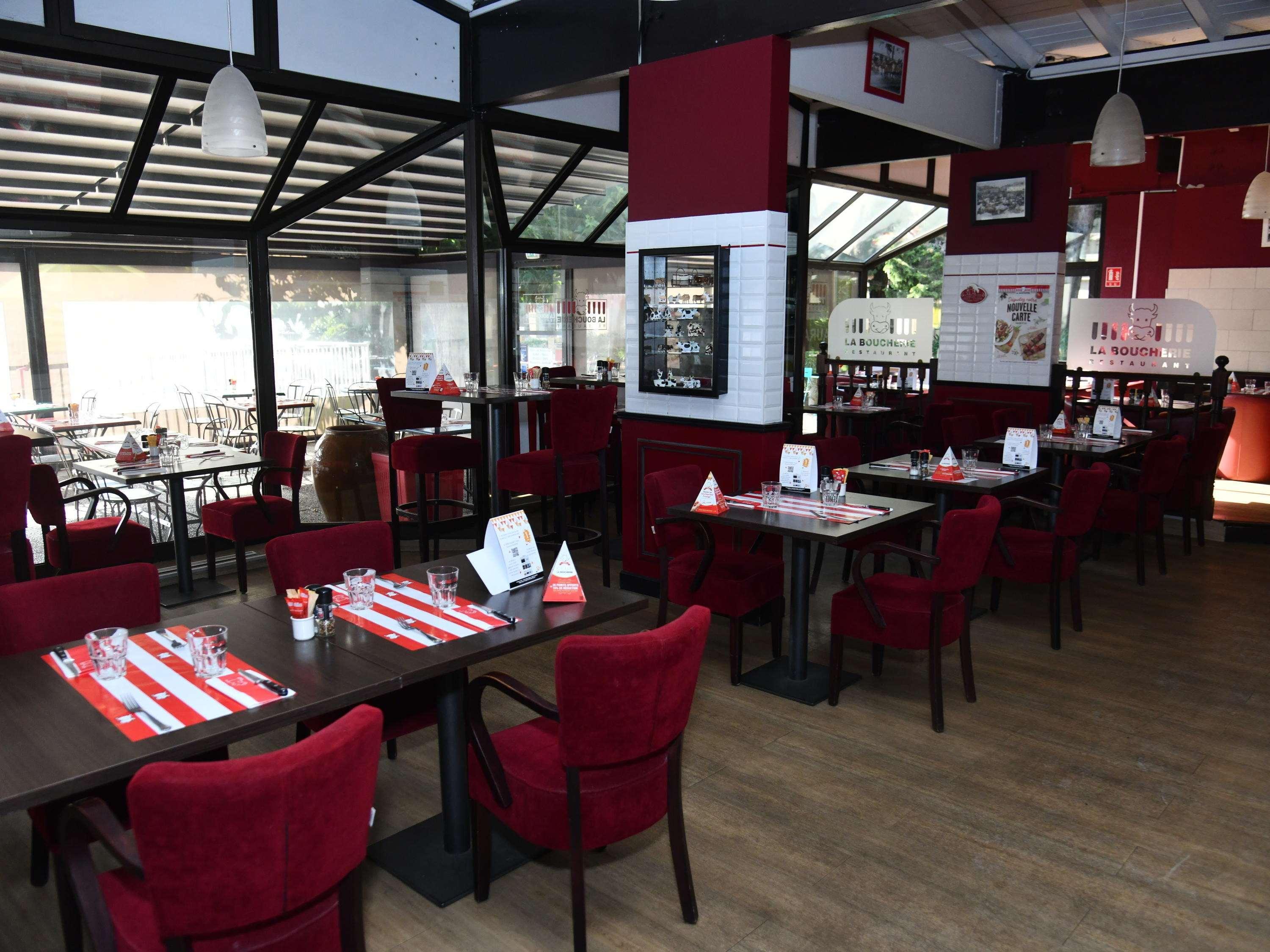 Hotel Ibis Styles Avignon Sud Esterno foto