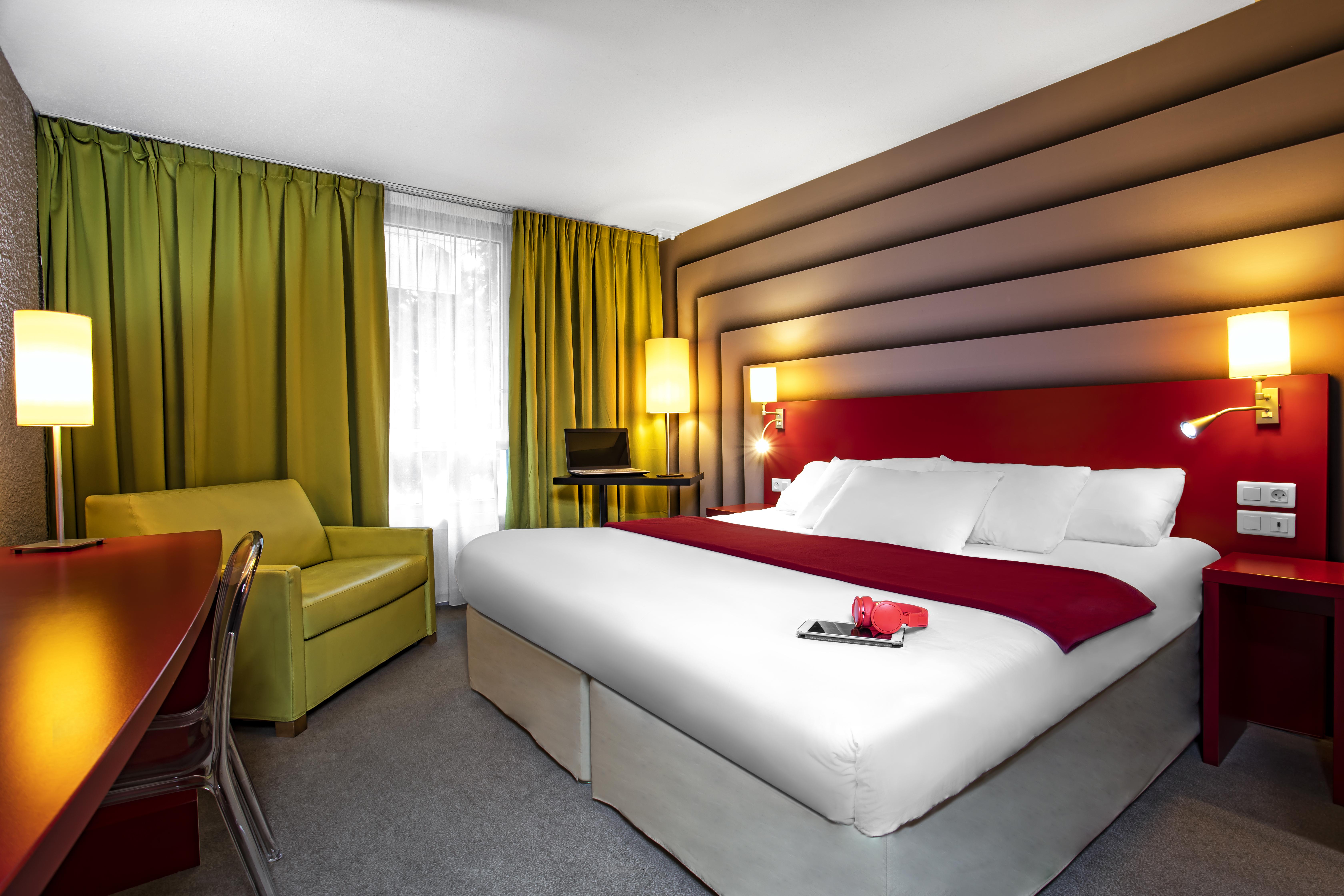Hotel Ibis Styles Avignon Sud Esterno foto