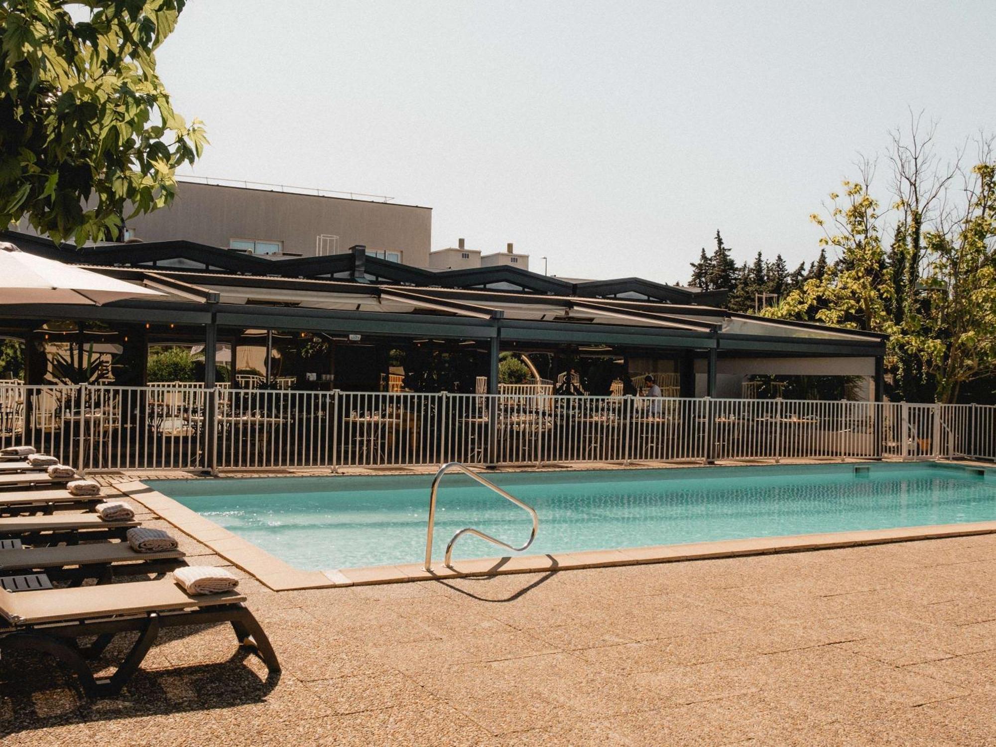 Hotel Ibis Styles Avignon Sud Esterno foto