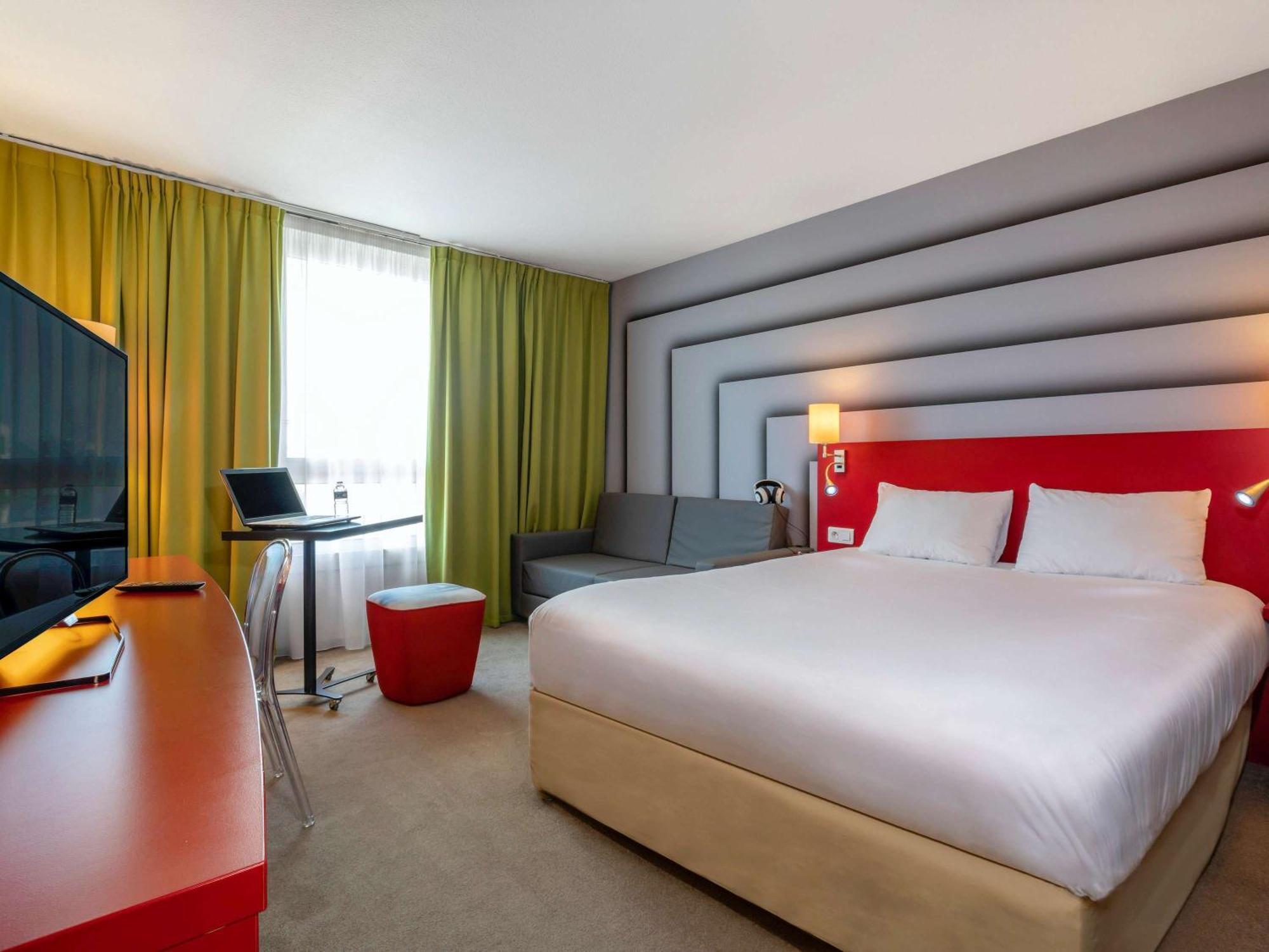 Hotel Ibis Styles Avignon Sud Esterno foto