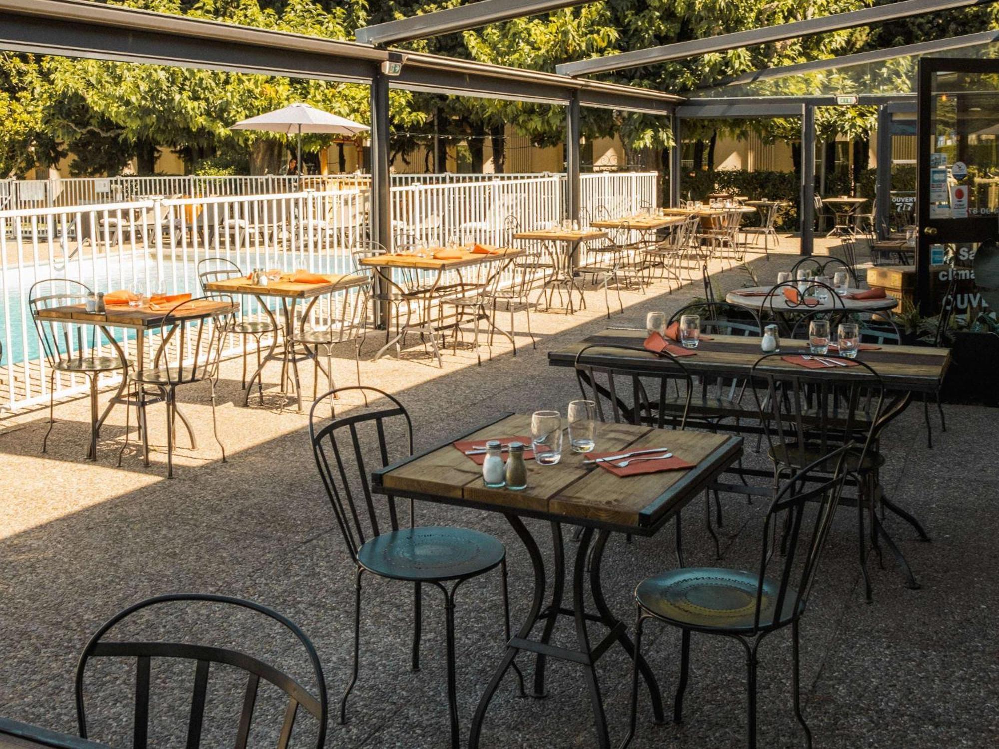 Hotel Ibis Styles Avignon Sud Esterno foto